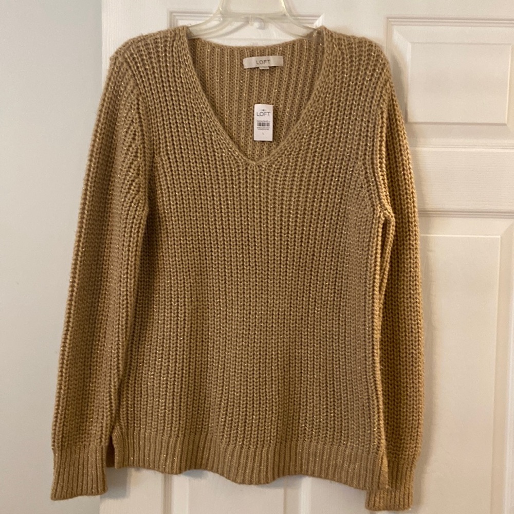 LOFT Sweater size L brand new with tag length 25” bust 36”